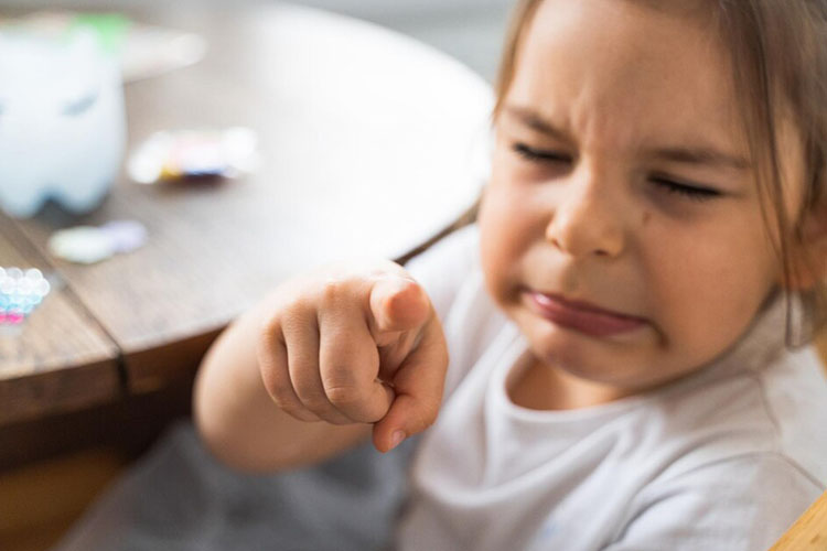 مکمل‌های آهن ممکن است در برخی کودکان عوارض جانبی ایجاد کنند.